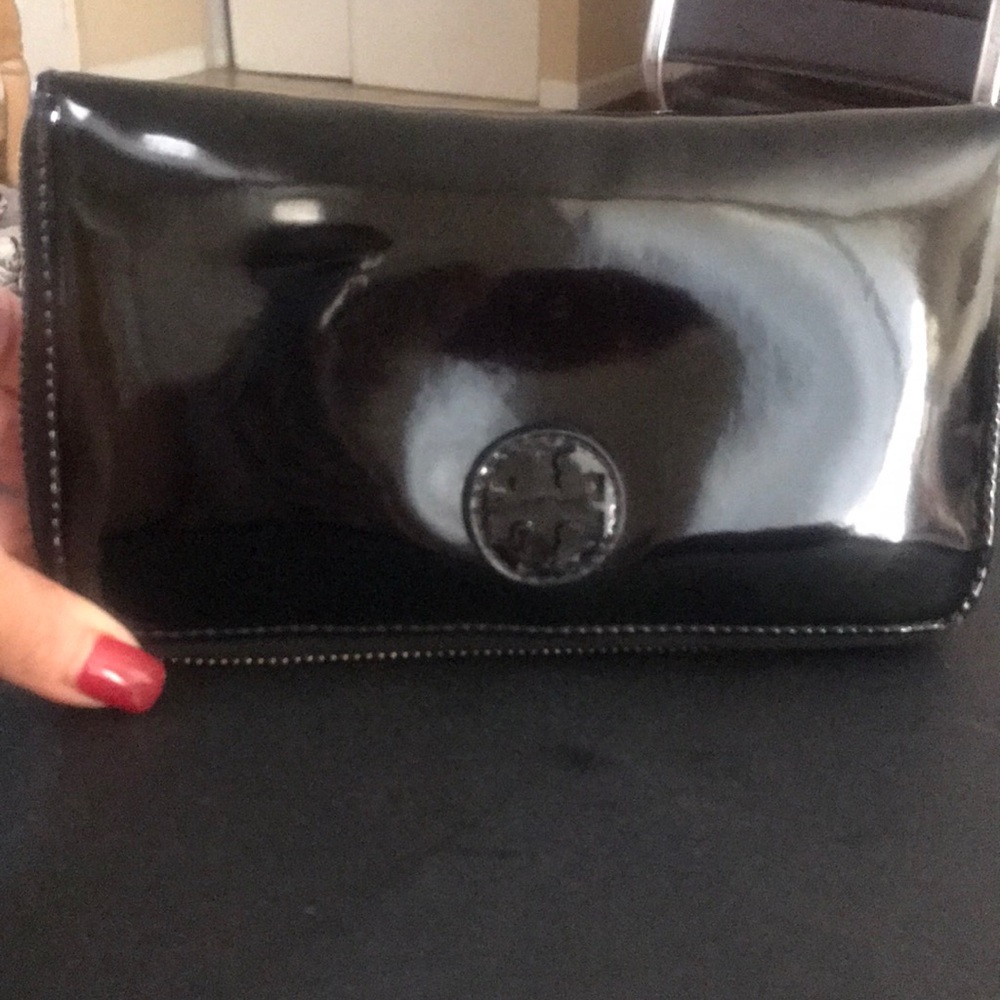 Tory Burch Patent leather Zip Continental black